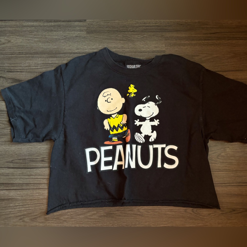 Peanuts medium cropped tank